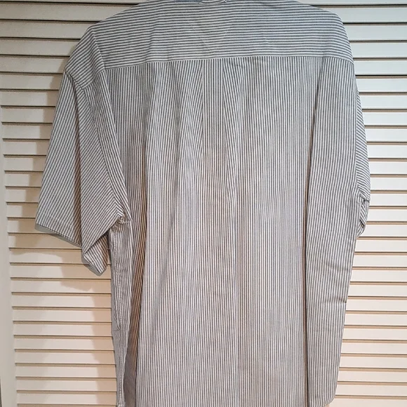 Tommy Hilfiger Men's Striped Dress Shirt - Blue and White EUC Been Dry Cleaned - Picture 8 of 8